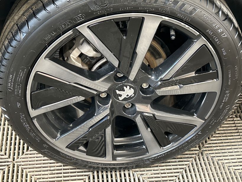 PEUGEOT 208 2023 - Photo n°3