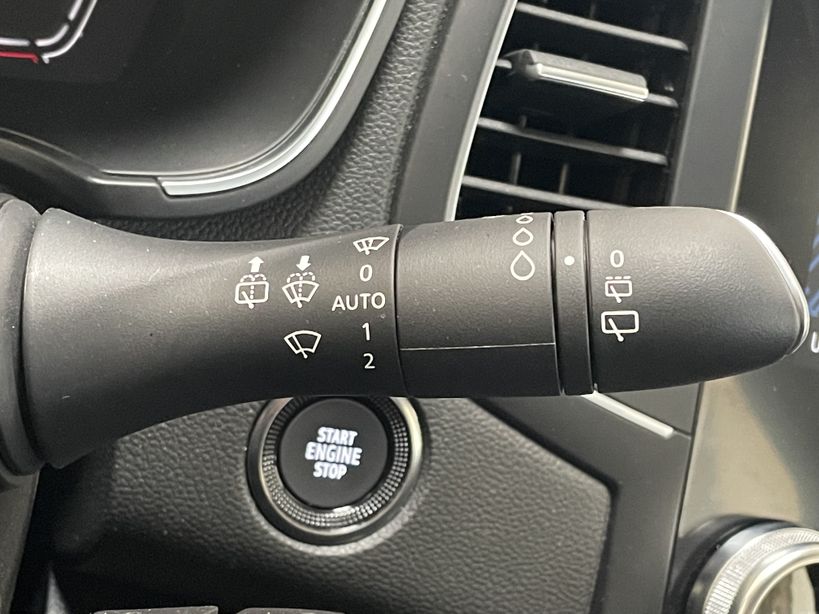 RENAULT MEGANE IV BERLINE 2023 - Photo n°16