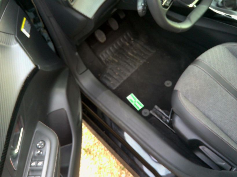 PEUGEOT 208 2024 - Photo n°5