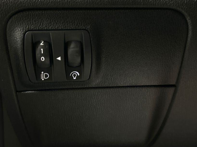 RENAULT MEGANE IV BERLINE 2021 - Photo n°32