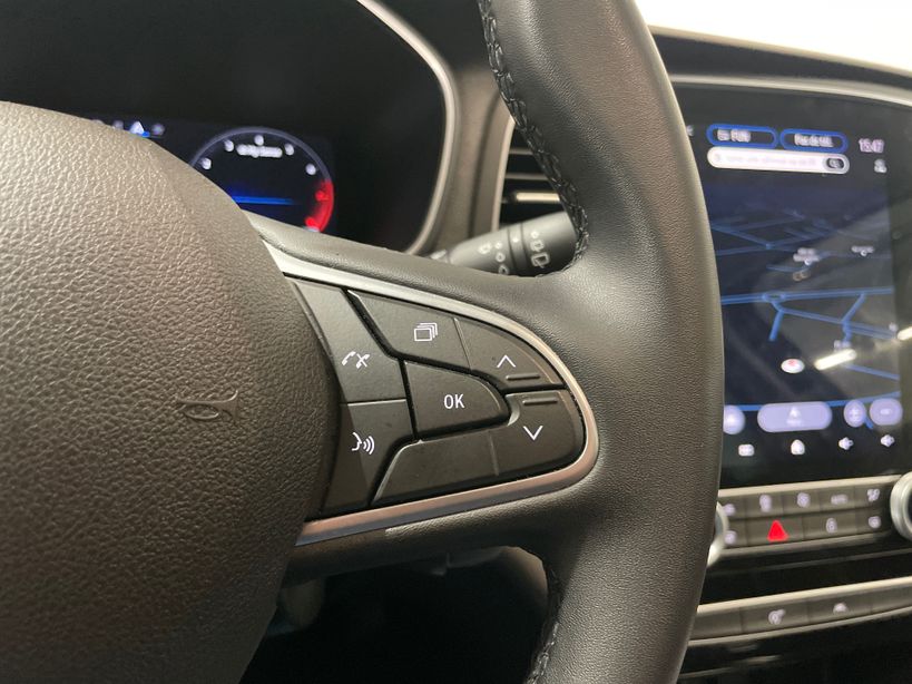 RENAULT MEGANE IV BERLINE 2023 - Photo n°17