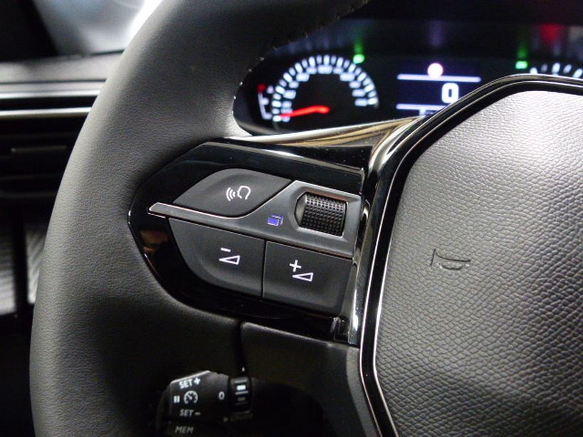 PEUGEOT 208 2022 - Photo n°12