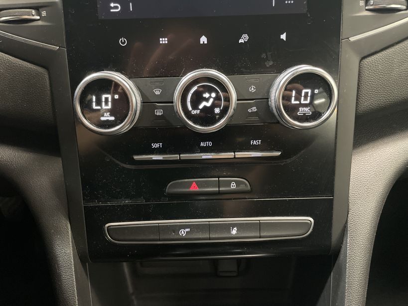 RENAULT MEGANE IV ESTATE 2021 - Photo n°16