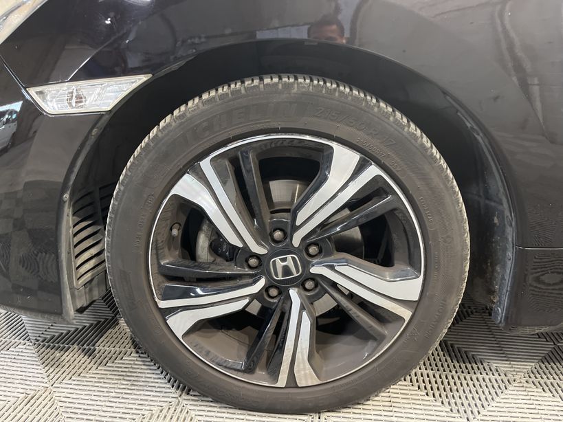 HONDA CIVIC 4 PORTES 2018 2019 - Photo n°17