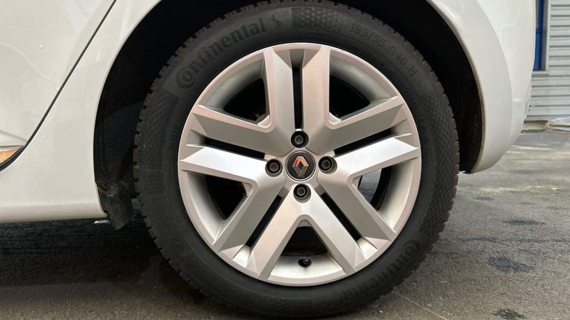 RENAULT CLIO V 2021 - Photo n°9