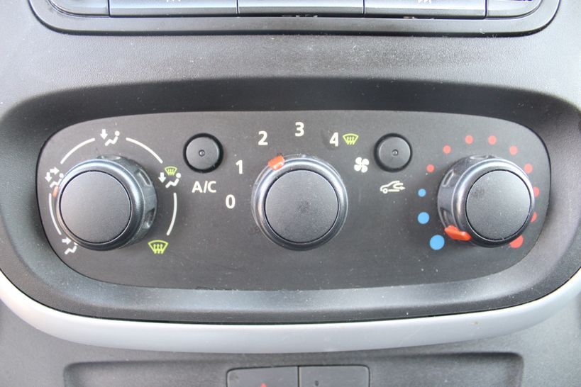 RENAULT TRAFIC III FG 2016 - Photo n°39