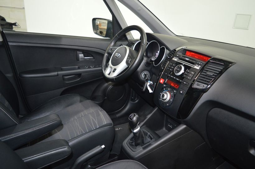 KIA VENGA 2014 - Photo n°20