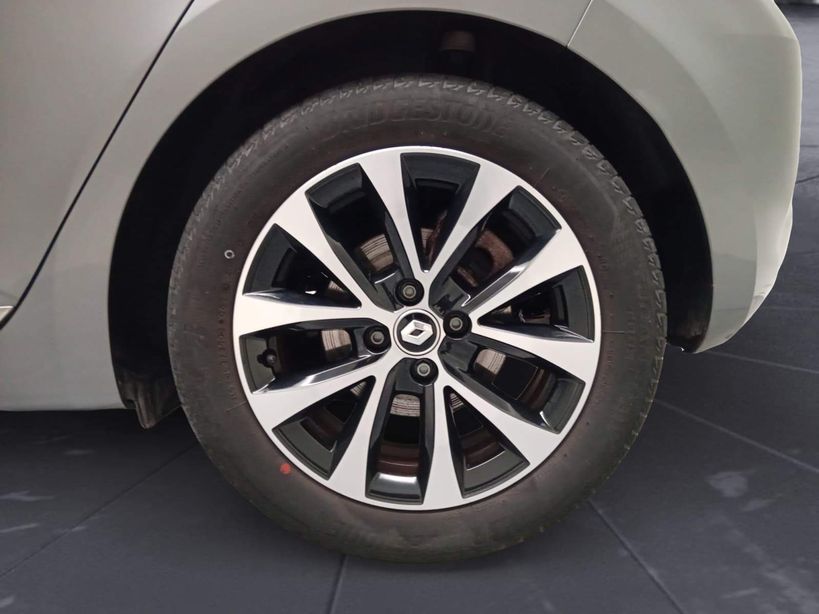 RENAULT CLIO V 2023 - Photo n°9