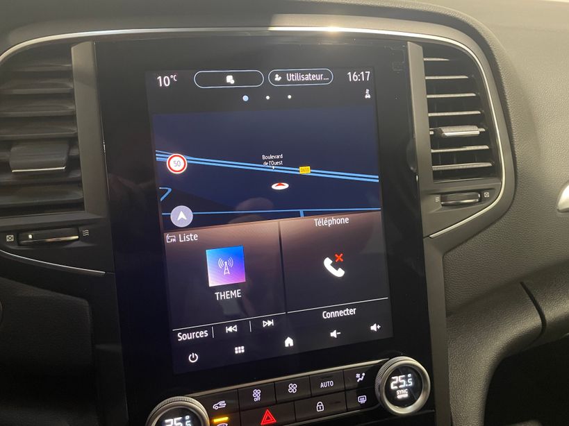 RENAULT MEGANE IV BERLINE 2022 - Photo n°17