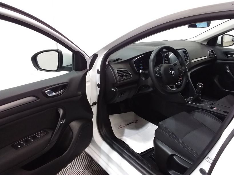 RENAULT MEGANE IV BERLINE 2023 - Photo n°11
