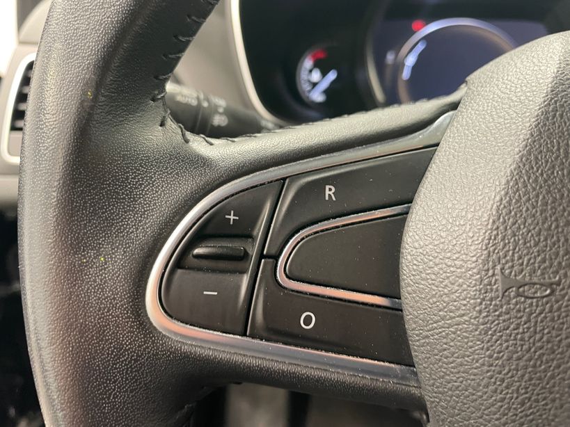 RENAULT MEGANE IV BERLINE BUSINESS 2020 - Photo n°12