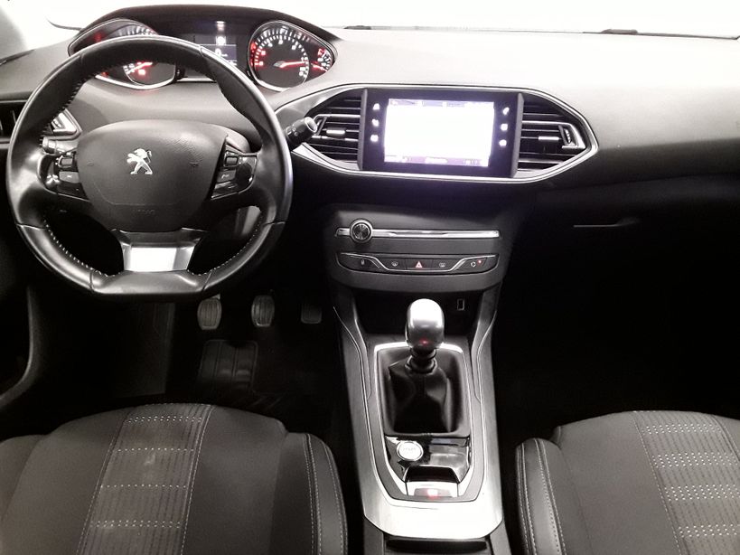 PEUGEOT 308 2018 - Photo n°6