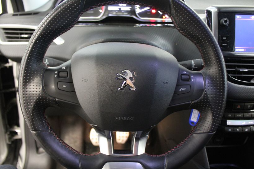 PEUGEOT 208 2018 - Photo n°15