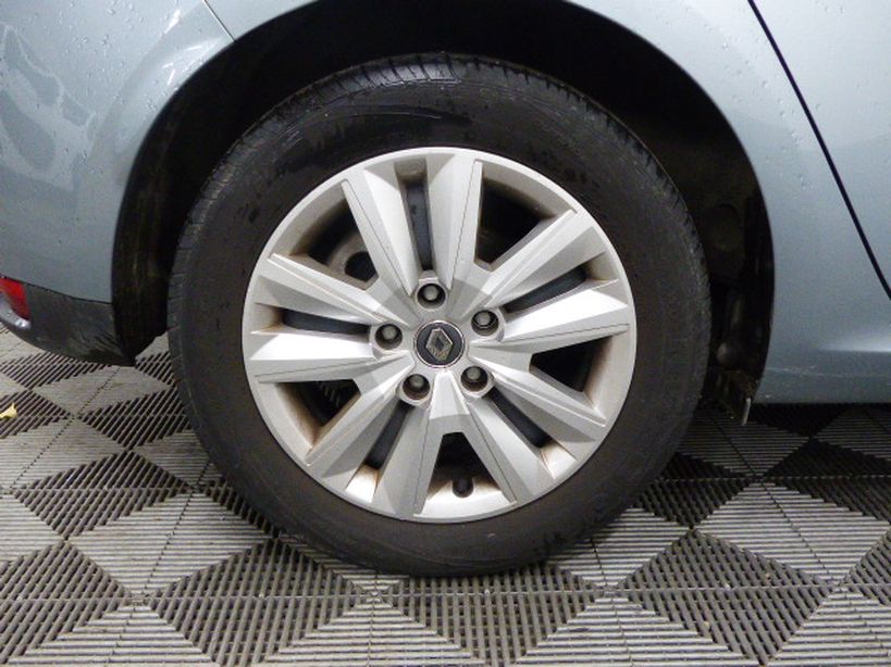 RENAULT MEGANE IV BERLINE 2021 - Photo n°30