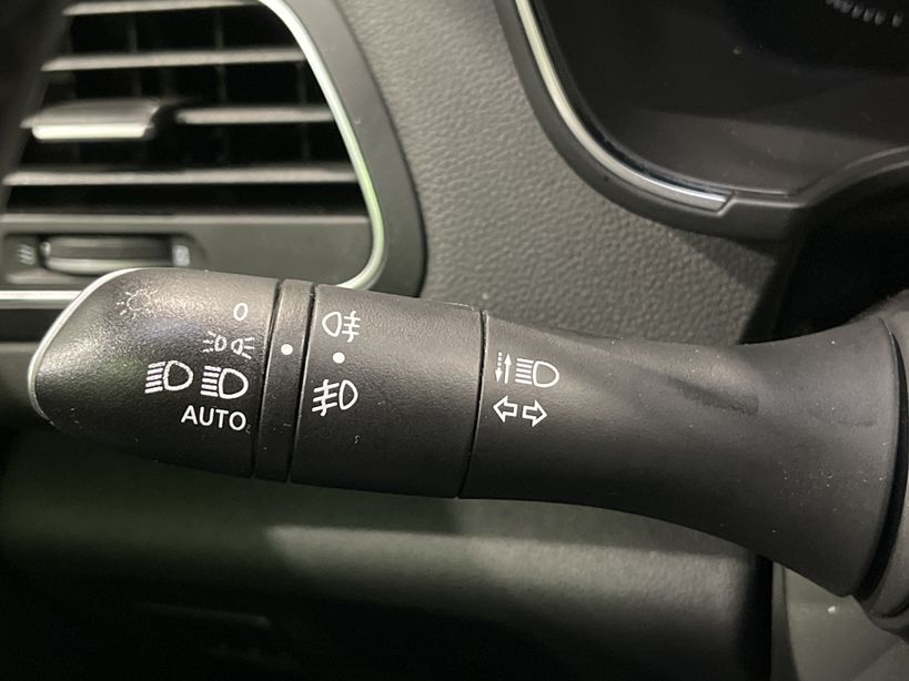 RENAULT MEGANE IV ESTATE 2017 - Photo n°25