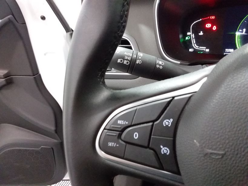 RENAULT MEGANE IV BERLINE 2020 - Photo n°19
