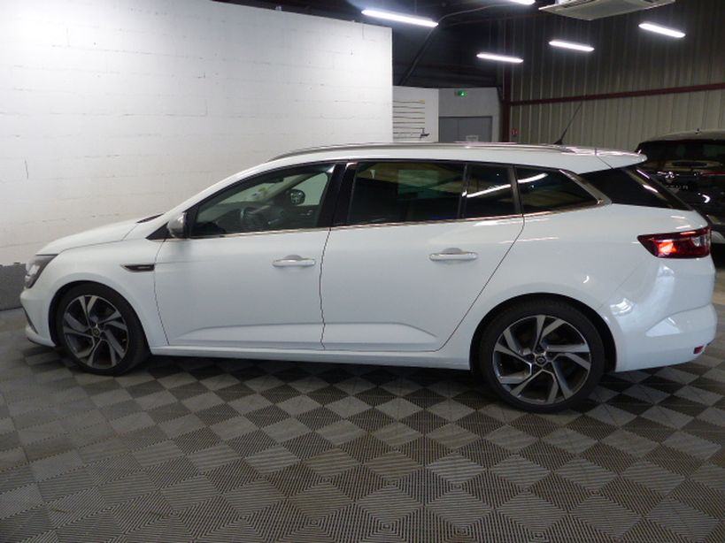 RENAULT MEGANE IV ESTATE 2017 - Photo n°13