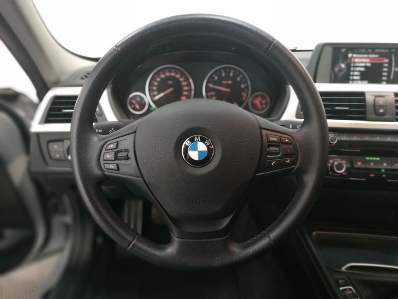 BMW SERIE 3 F30 LCI 2015 - Photo n°22