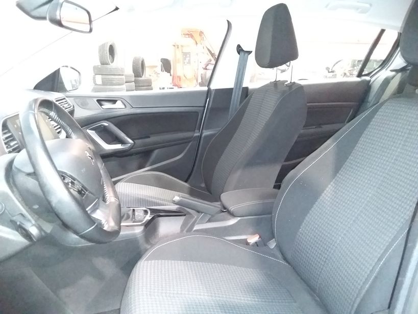 PEUGEOT 308 2018 - Photo n°7
