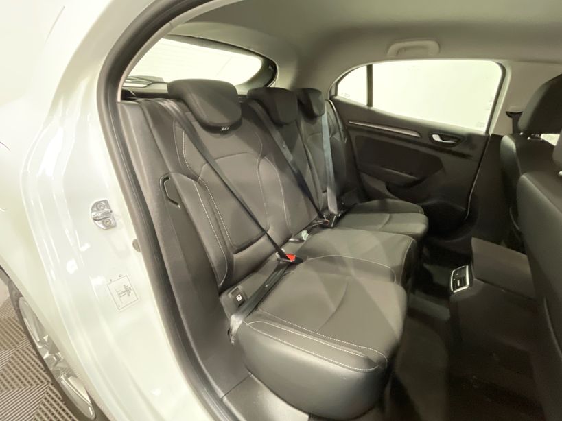 RENAULT MEGANE IV BERLINE 2021 - Photo n°38