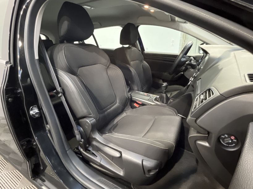 RENAULT MEGANE IV ESTATE BUSINESS 2019 - Photo n°43