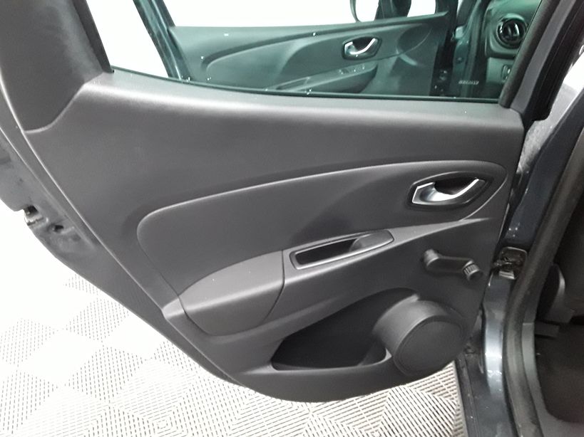 RENAULT CLIO IV 2019 - Photo n°12