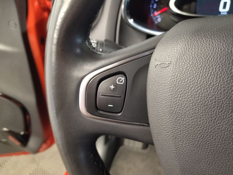 RENAULT CLIO IV ESTATE 2018 - Photo n°28