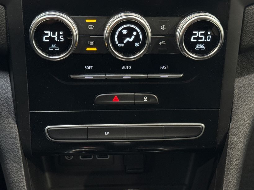 RENAULT MEGANE IV ESTATE 2022 - Photo n°17