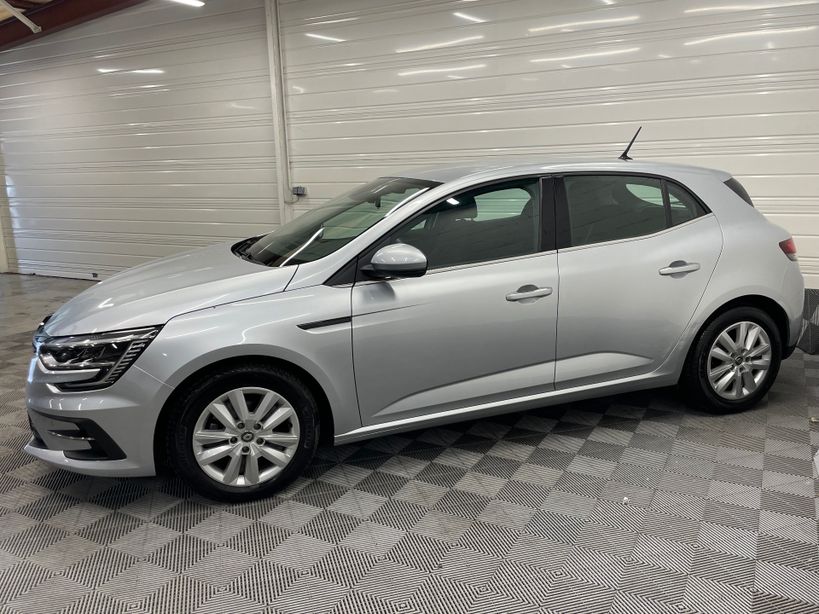 RENAULT MEGANE IV BERLINE 2021 - Photo n°4