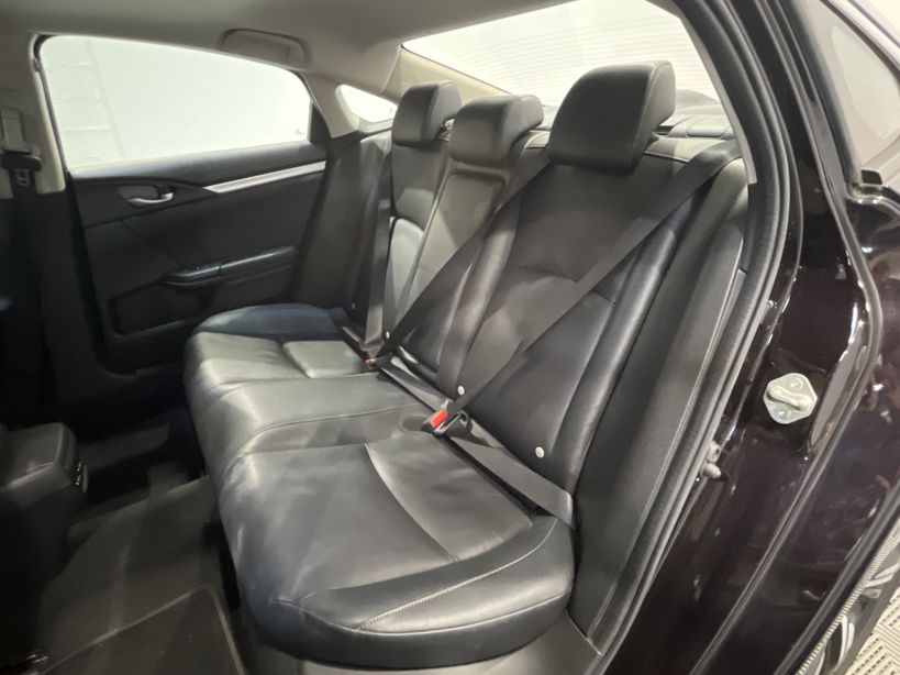 HONDA CIVIC 4 PORTES 2018 2019 - Photo n°9