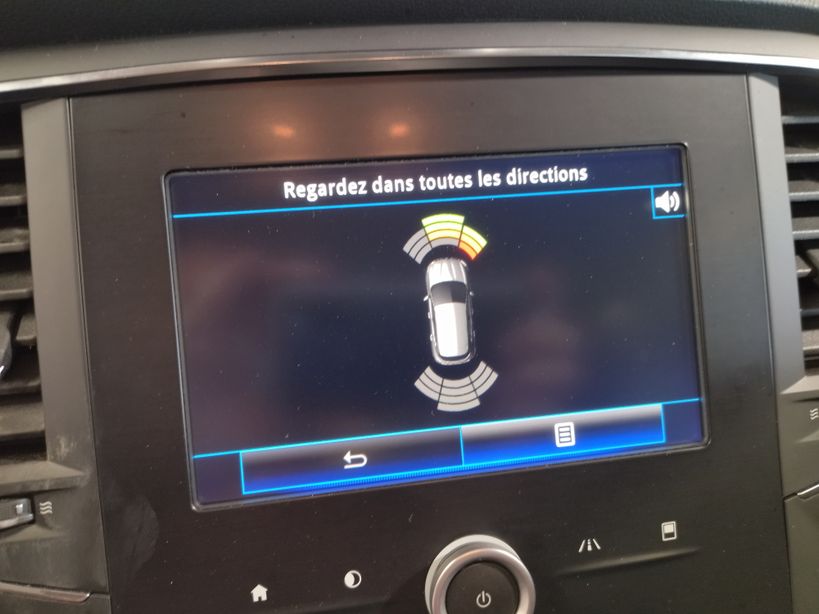 RENAULT MEGANE IV BERLINE BUSINESS 2016 - Photo n°16