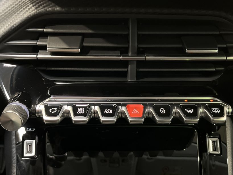 PEUGEOT 208 2023 - Photo n°17