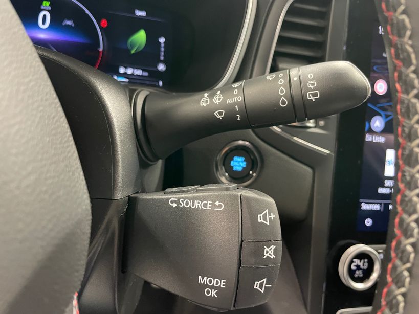 RENAULT MEGANE IV BERLINE 2022 - Photo n°15