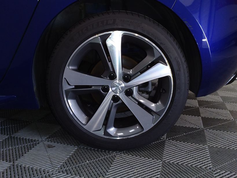 PEUGEOT 308 2019 - Photo n°11
