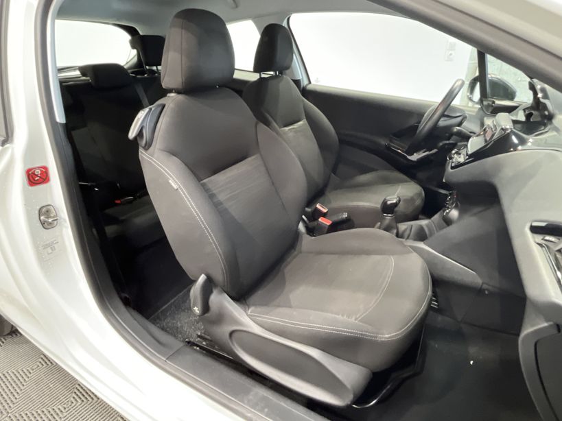 PEUGEOT 208 2013 - Photo n°33