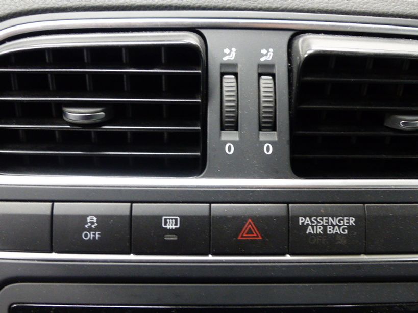 VOLKSWAGEN POLO 2011 - Photo n°11