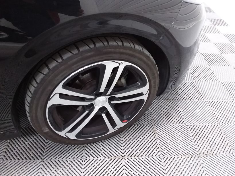 PEUGEOT 208 2018 - Photo n°3