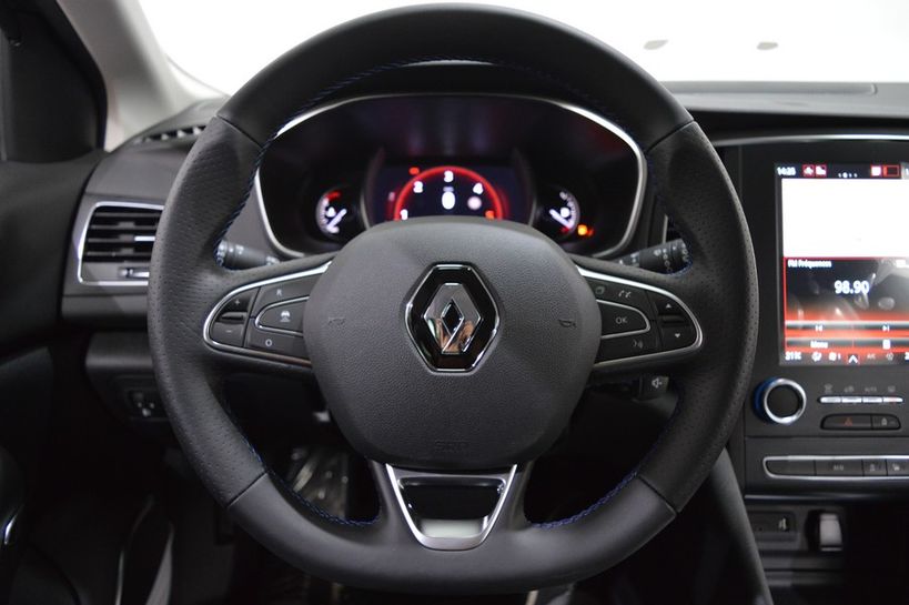 RENAULT MEGANE IV BERLINE 2019 - Photo n°16