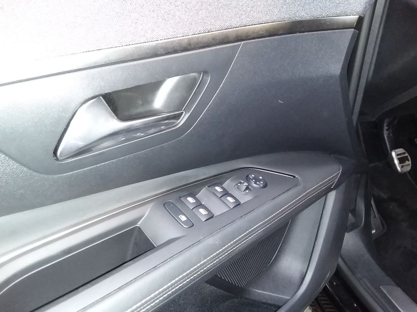 PEUGEOT 3008 2019 - Photo n°12