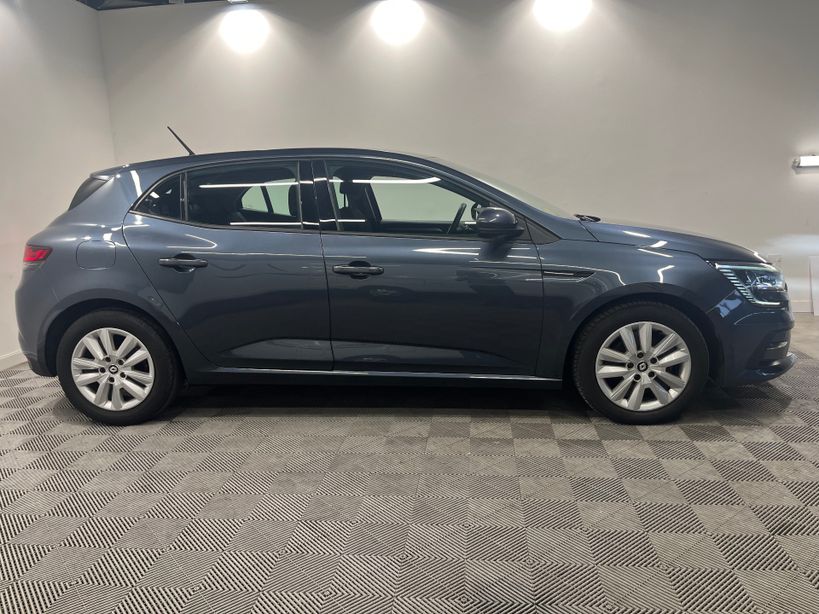 RENAULT MEGANE IV BERLINE 2021 - Photo n°5