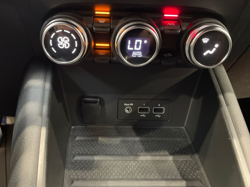 RENAULT CAPTUR 2021 - Photo n°18