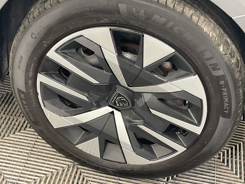 PEUGEOT 208 2024 - Photo n°5