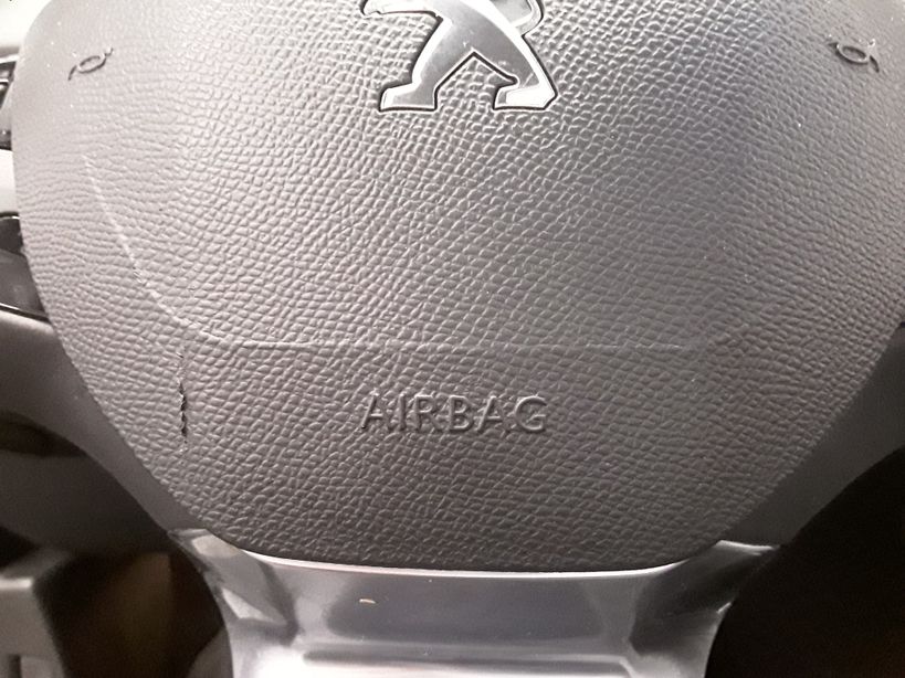 PEUGEOT 308 2018 - Photo n°2