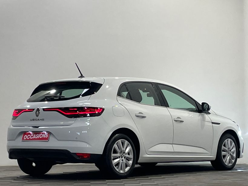RENAULT MEGANE IV BERLINE 2021 - Photo n°3