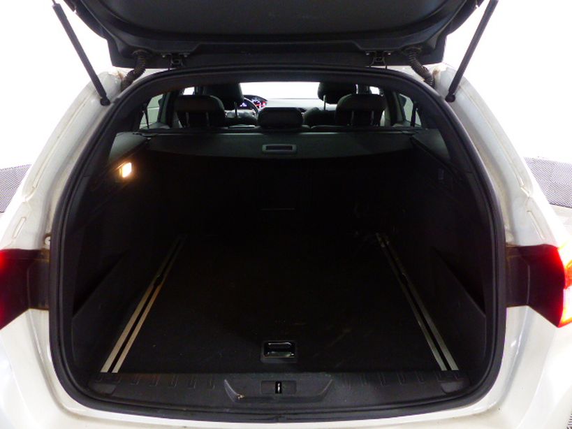 PEUGEOT 308 SW 2020 - Photo n°12
