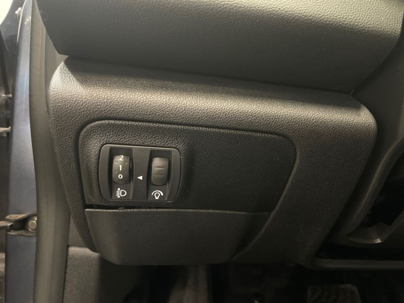 RENAULT MEGANE IV BERLINE 2022 - Photo n°23