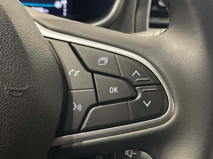 RENAULT MEGANE IV BERLINE 2023 - Photo n°28