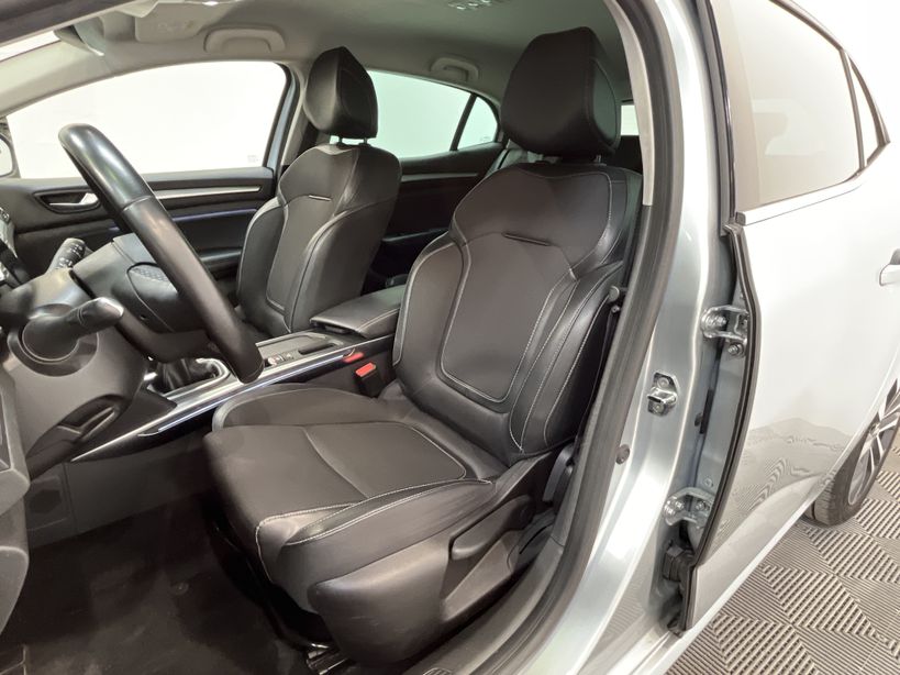 RENAULT MEGANE IV BERLINE 2021 - Photo n°9