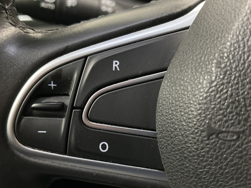 RENAULT MEGANE IV ESTATE 2017 - Photo n°27