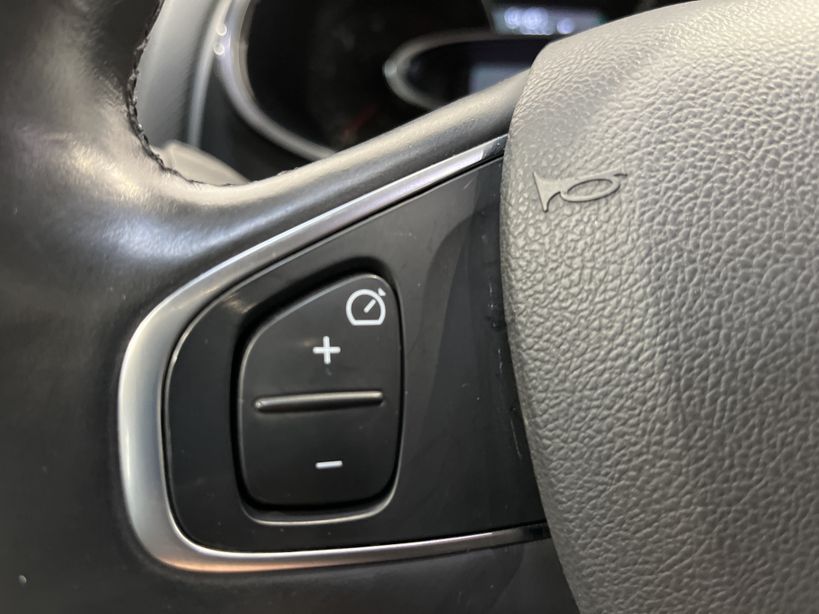 RENAULT CLIO IV ESTATE 2018 - Photo n°25